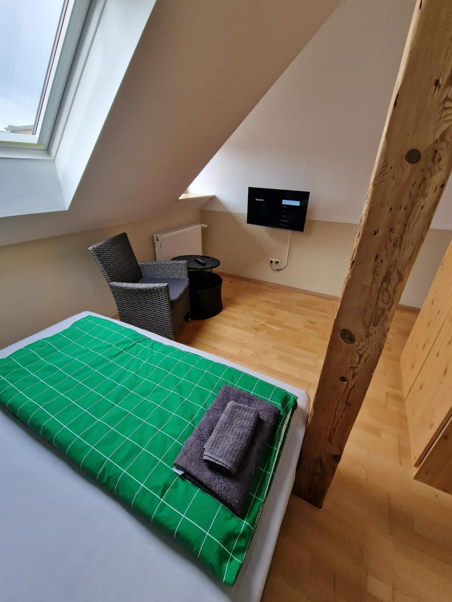 Doppelzimmer, Tv- Bad, Kuehlschrank- Parkplatz-17 Meine Luaran gambar